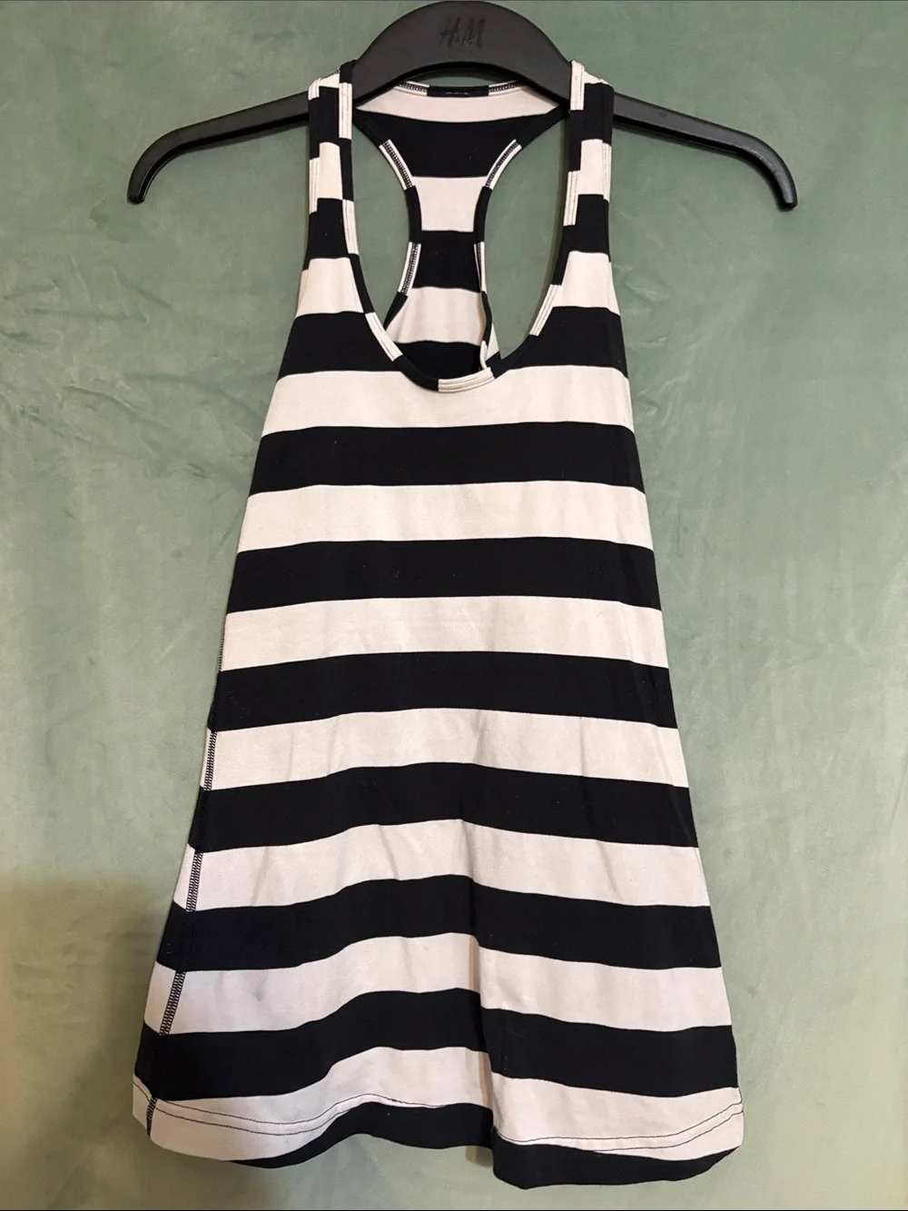 Lululemon Black & White Striped Racerback Tank 🌵